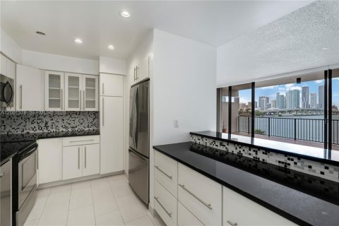 Купить кондоминиум в Майами, Флорида 2 спальни, 127.28м2, № 2067644 - фото 19