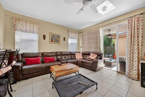 Villa ou maison à vendre à Cutler Bay, Floride: 4 chambres, 199.46 m2 № 1986213 - photo 17