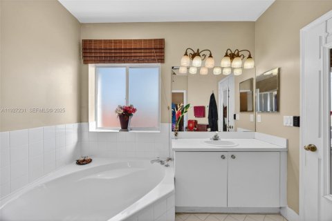 Villa ou maison à vendre à Cutler Bay, Floride: 4 chambres, 199.46 m2 № 1986213 - photo 28