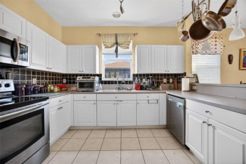 Villa ou maison à vendre à Cutler Bay, Floride: 4 chambres, 199.46 m2 № 1986213 - photo 14