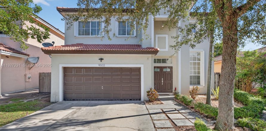 Villa ou maison à Cutler Bay, Floride 4 chambres, 199.46 m2 № 1986213