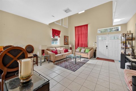 Villa ou maison à vendre à Cutler Bay, Floride: 4 chambres, 199.46 m2 № 1986213 - photo 5