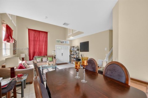 Villa ou maison à vendre à Cutler Bay, Floride: 4 chambres, 199.46 m2 № 1986213 - photo 9