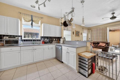 Villa ou maison à vendre à Cutler Bay, Floride: 4 chambres, 199.46 m2 № 1986213 - photo 15