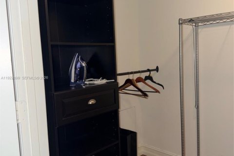 Copropriété à vendre à Hallandale Beach, Floride: 2 chambres, 100.89 m2 № 1976561 - photo 22