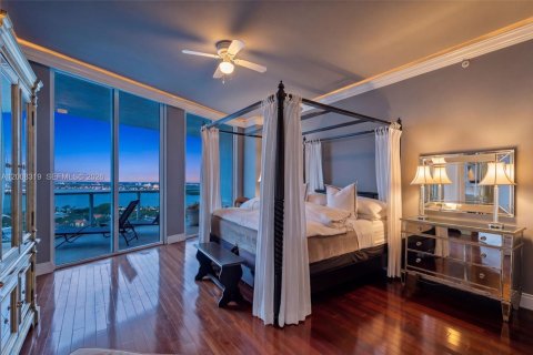 Condominio en venta en Bal Harbour, Florida, 4 dormitorios, 271.09 m2 № 2170905 - foto 15