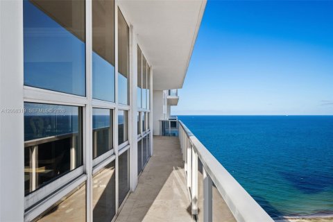Condominio en venta en Bal Harbour, Florida, 4 dormitorios, 271.09 m2 № 2170905 - foto 5