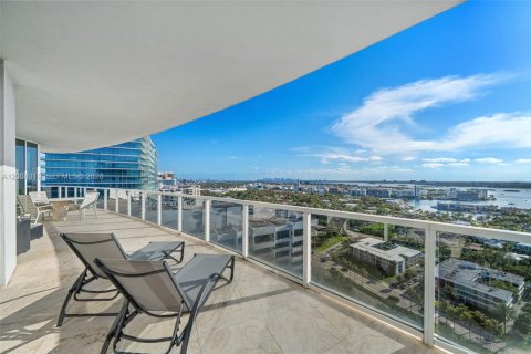 Condominio en venta en Bal Harbour, Florida, 4 dormitorios, 271.09 m2 № 2170905 - foto 28