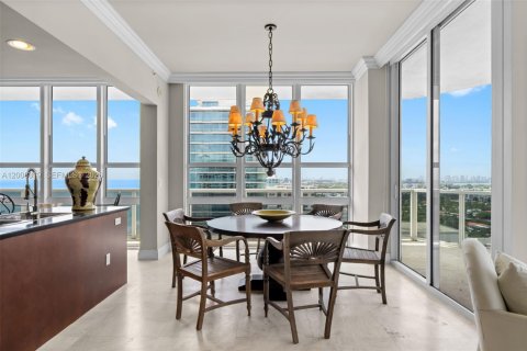 Condominio en venta en Bal Harbour, Florida, 4 dormitorios, 271.09 m2 № 2170905 - foto 9