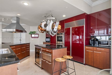 Condominio en venta en Bal Harbour, Florida, 4 dormitorios, 271.09 m2 № 2170905 - foto 12
