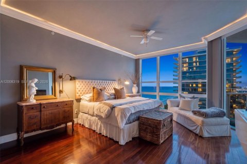 Condominio en venta en Bal Harbour, Florida, 4 dormitorios, 271.09 m2 № 2170905 - foto 13