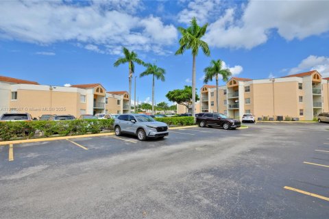 Appartement à louer à Hialeah, Floride: 2 chambres, 91.23 m2 № 1969046 - photo 9