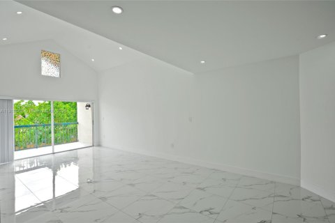 Appartement à louer à Hialeah, Floride: 2 chambres, 91.23 m2 № 1969046 - photo 29