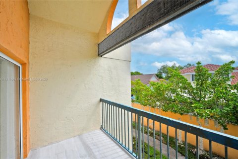 Appartement à louer à Hialeah, Floride: 2 chambres, 91.23 m2 № 1969046 - photo 17