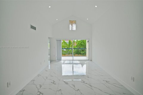 Appartement à louer à Hialeah, Floride: 2 chambres, 91.23 m2 № 1969046 - photo 28