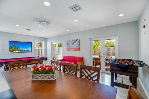 House in Fort Lauderdale, Florida 4 bedrooms, 201.88 sq.m. № 1959353 - photo 10