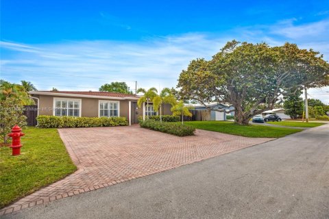 House in Fort Lauderdale, Florida 4 bedrooms, 201.88 sq.m. № 1959353 - photo 30