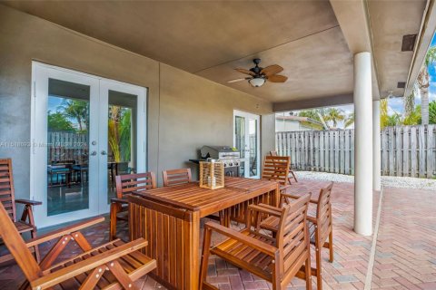 House in Fort Lauderdale, Florida 4 bedrooms, 201.88 sq.m. № 1959353 - photo 27