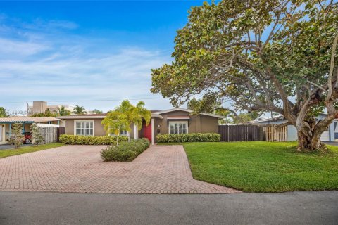 House in Fort Lauderdale, Florida 4 bedrooms, 201.88 sq.m. № 1959353 - photo 29