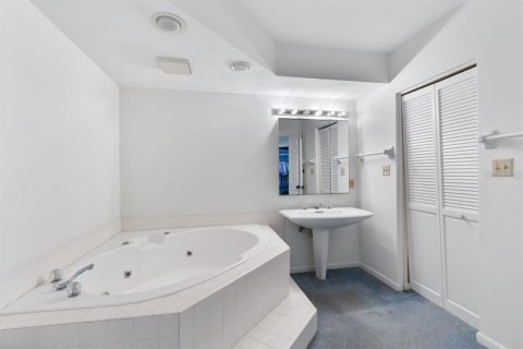 Copropriété à vendre à Orlando, Floride: 2 chambres, 184.32 m2 № 1657310 - photo 16
