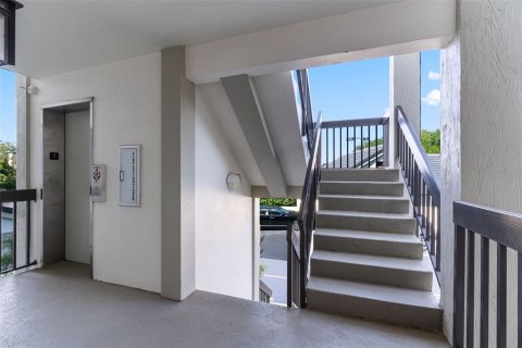 Copropriété à vendre à Orlando, Floride: 2 chambres, 184.32 m2 № 1657310 - photo 2