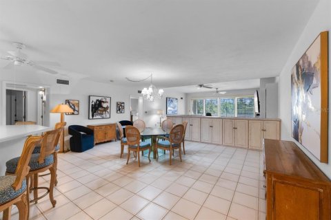 Copropriété à vendre à Orlando, Floride: 2 chambres, 184.32 m2 № 1657310 - photo 4