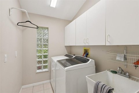 House in Spring Hill, Florida 4 bedrooms, 235.51 sq.m. № 1900110 - photo 26