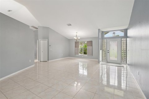 House in Spring Hill, Florida 4 bedrooms, 235.51 sq.m. № 1900110 - photo 16