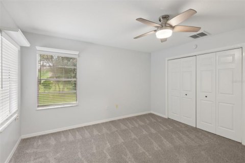 House in Spring Hill, Florida 4 bedrooms, 235.51 sq.m. № 1900110 - photo 18