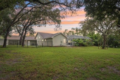 House in Spring Hill, Florida 4 bedrooms, 235.51 sq.m. № 1900110 - photo 28