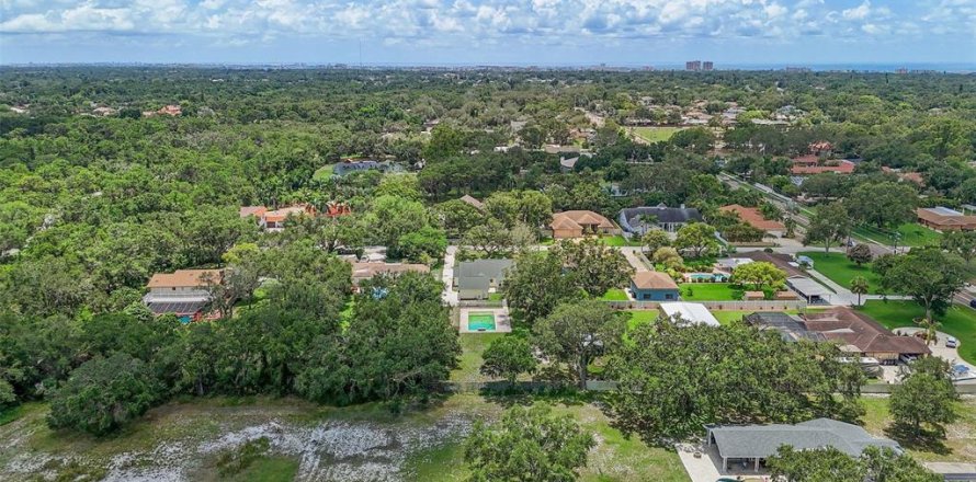 House in Largo, Florida 3 bedrooms, 201.32 sq.m. № 1837691
