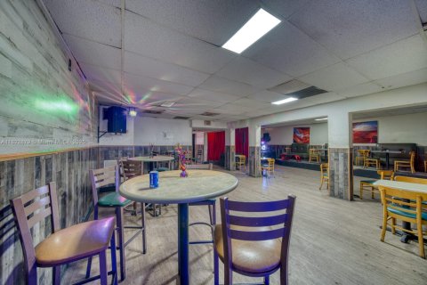 Commercial property in Hialeah, Florida № 1786906 - photo 9