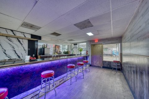 Commercial property in Hialeah, Florida № 1786906 - photo 4