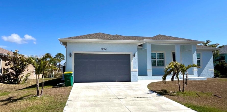 Villa ou maison à Port Charlotte, Floride 3 chambres № 1700434