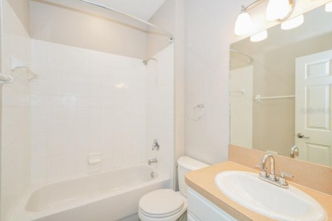 House in Seffner, Florida 3 bedrooms, 140.28 sq.m. № 2427529 - photo 15