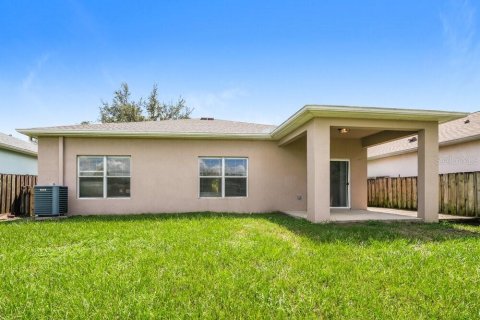 House in Seffner, Florida 3 bedrooms, 140.28 sq.m. № 2427529 - photo 16