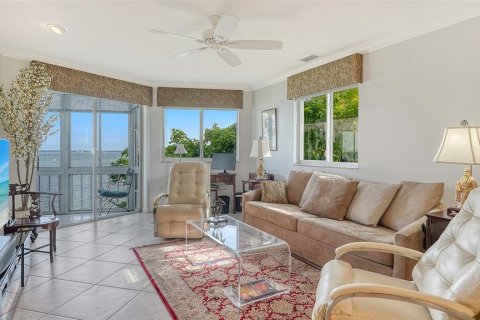 Copropriété à vendre à Sarasota, Floride: 2 chambres, 87.14 m2 № 2413540 - photo 5