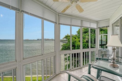 Copropriété à vendre à Sarasota, Floride: 2 chambres, 87.14 m2 № 2413540 - photo 6