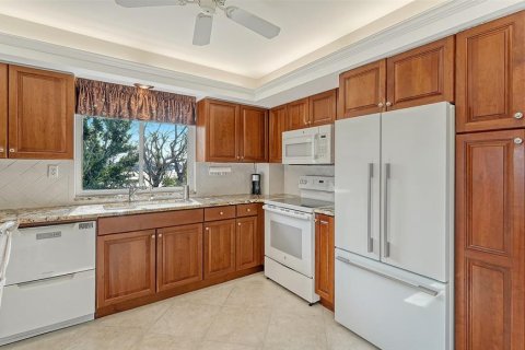 Copropriété à vendre à Sarasota, Floride: 2 chambres, 87.14 m2 № 2413540 - photo 13