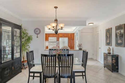Copropriété à vendre à Sarasota, Floride: 2 chambres, 87.14 m2 № 2413540 - photo 10