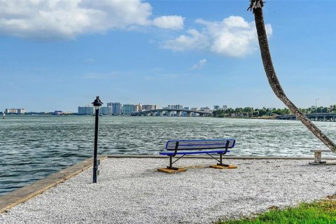 Copropriété à vendre à Sarasota, Floride: 2 chambres, 87.14 m2 № 2413540 - photo 28