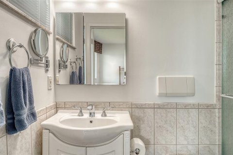 Copropriété à vendre à Sarasota, Floride: 2 chambres, 87.14 m2 № 2413540 - photo 21