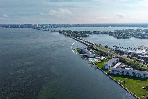 Copropriété à vendre à Sarasota, Floride: 2 chambres, 87.14 m2 № 2413540 - photo 3