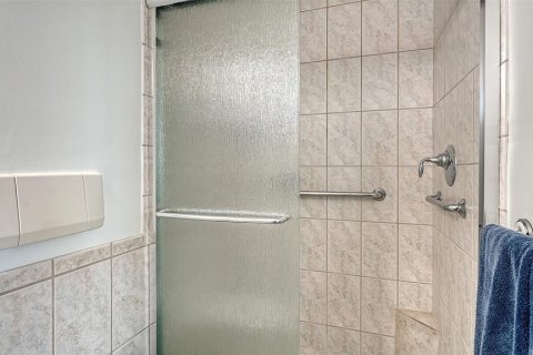 Copropriété à vendre à Sarasota, Floride: 2 chambres, 87.14 m2 № 2413540 - photo 22