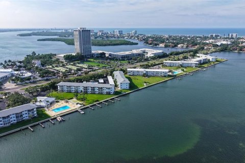 Copropriété à vendre à Sarasota, Floride: 2 chambres, 87.14 m2 № 2413540 - photo 30