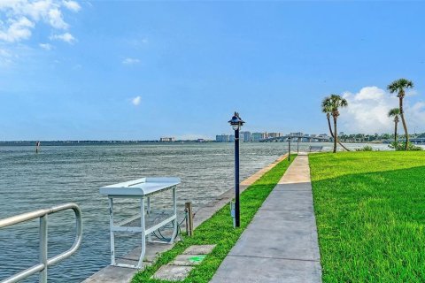 Copropriété à vendre à Sarasota, Floride: 2 chambres, 87.14 m2 № 2413540 - photo 26
