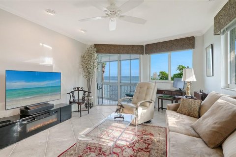 Copropriété à vendre à Sarasota, Floride: 2 chambres, 87.14 m2 № 2413540 - photo 4