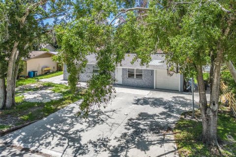 House in Sarasota, Florida 4 bedrooms, 134.8 sq.m. № 1858359 - photo 14