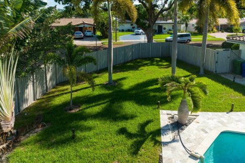 Casa en venta en Fort Lauderdale, Florida, 3 dormitorios, 202.9 m2 № 1227599 - foto 1