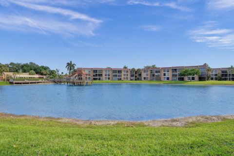 Copropriété à vendre à Margate, Floride: 2 chambres, 101.26 m2 № 1101076 - photo 1